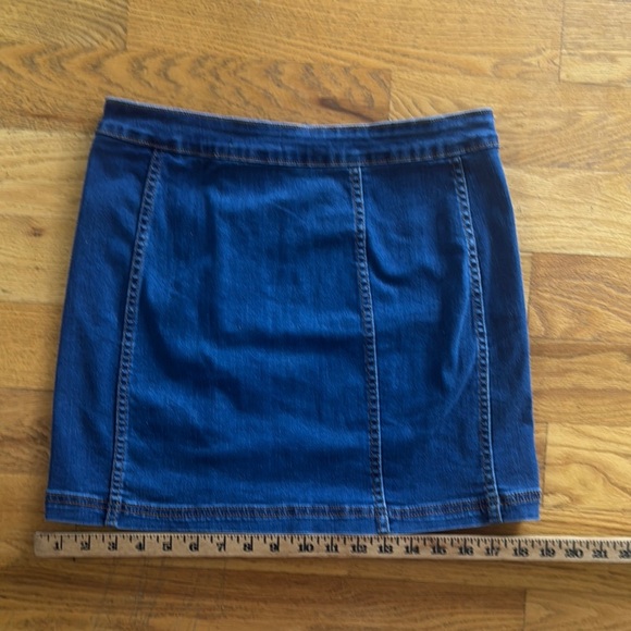 Skirt ,Denim Button-Up Skirt - Picture 7 of 8